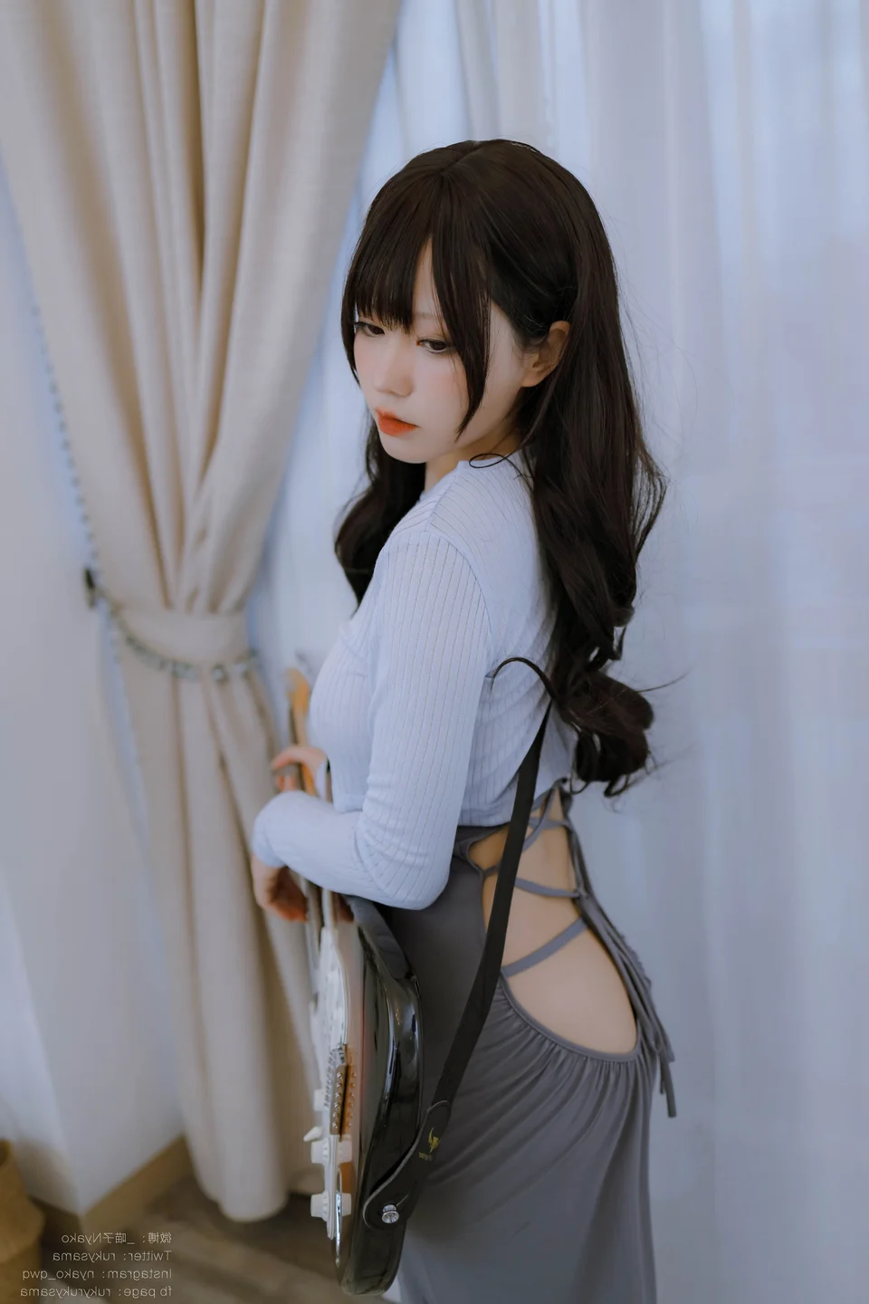 Nyako喵子 - 吉他妹妹 连衣裙 [71P,1V-712MB] tg@simisebaisi 【丝足阁】001.webp